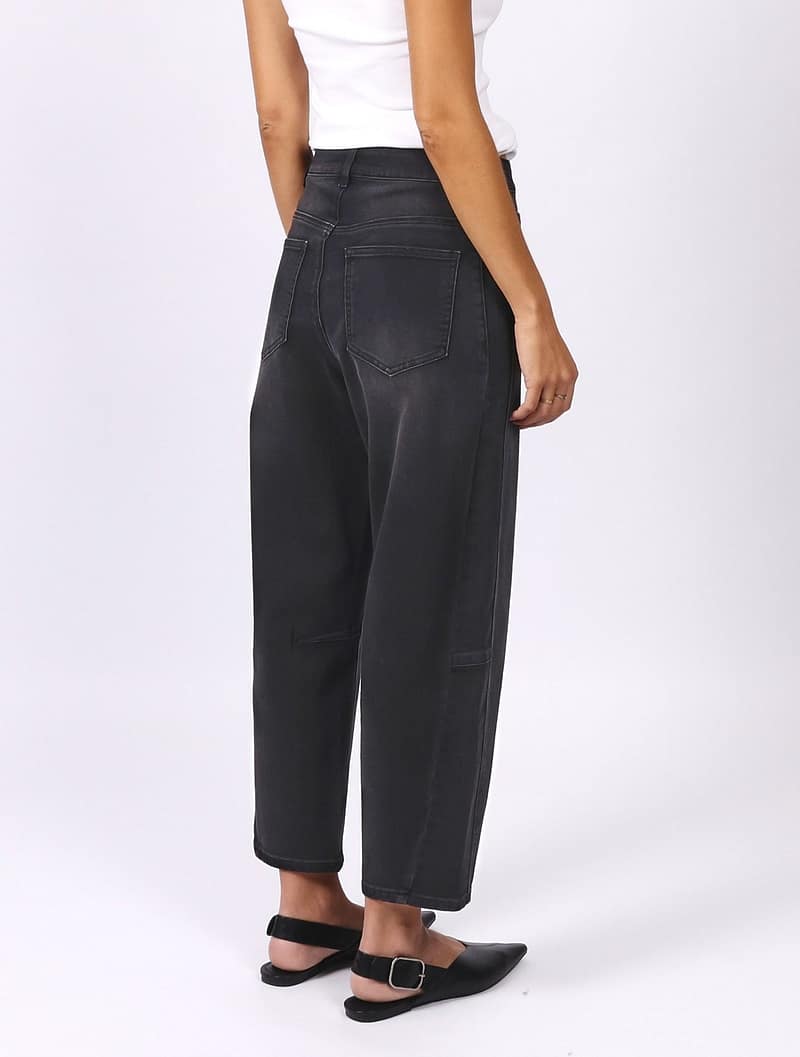 Toni Barrel-Leg Jeans Black Leoni